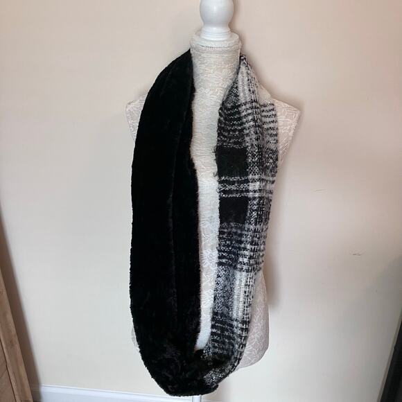 Black and Grey Faux Fur Infinity Scarf - Picture 2 of 5